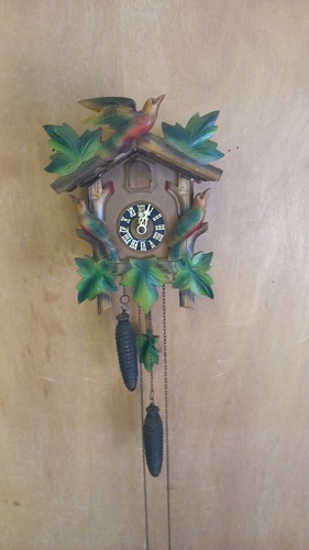 Vecchio orologio cucù - a,